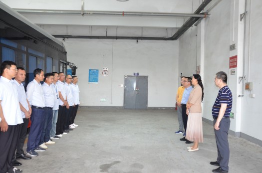 <span style='color:'>炎夏送清涼 關(guān)懷沁心田 —卜紅霞帶隊...</span>